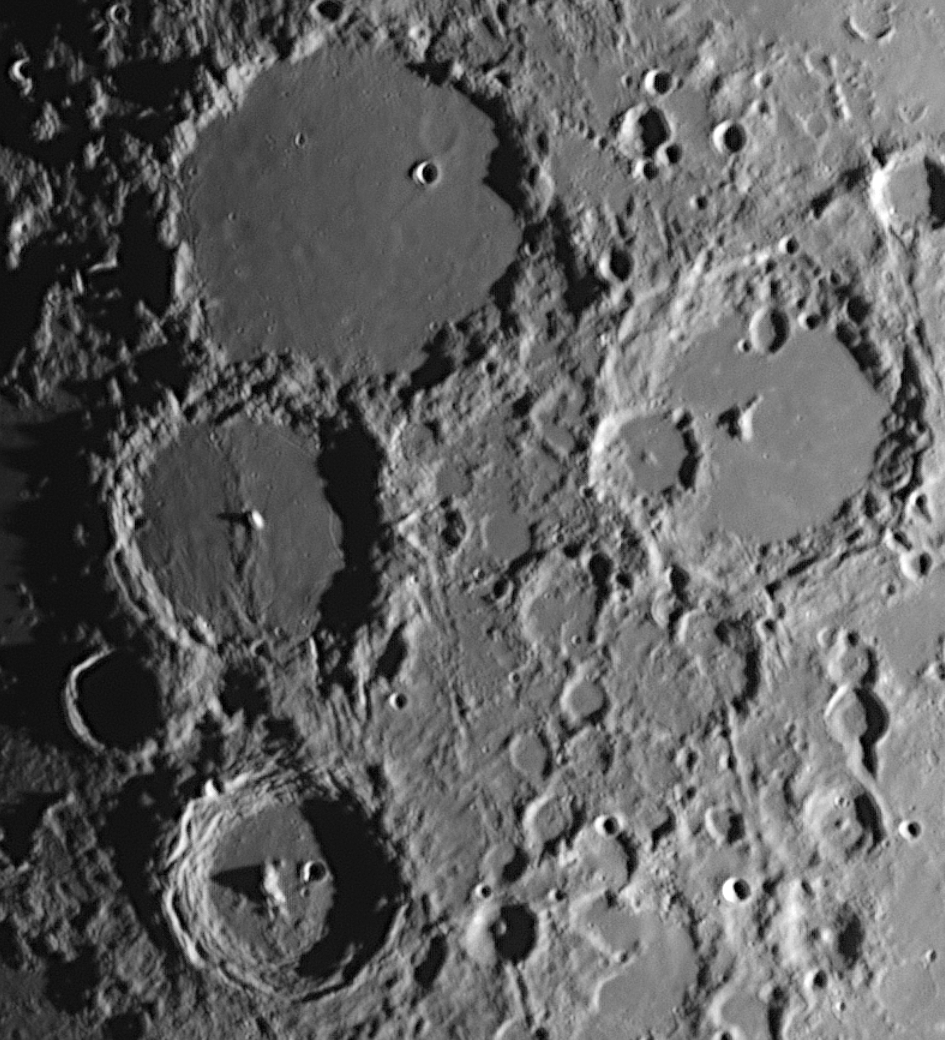 2024-02-17T19_12_33Z__lapl6_ap25284_traitAS4_traitPI-ATrousWaveletTransform_traitPS-16bits_zoom-Ptolemeus